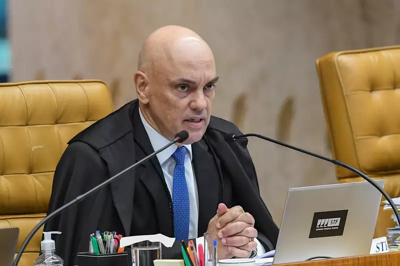 Moraes manda PGR confirmar pedido para arquivar inquérito de suposta interferência de Bolsonaro na PF