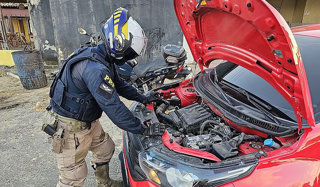 Homem é preso e carro com ﻿sinal identificador adulterado é apreendido pela PRF