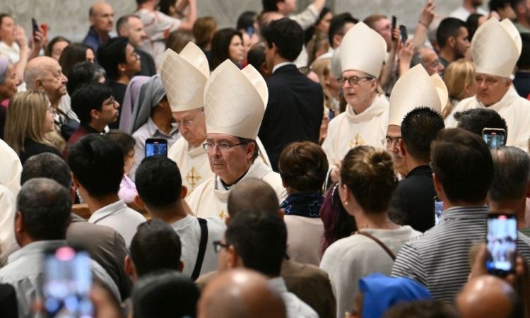 Vaticano encerra nove dias de luto pelo papa Francisco com missa em homenagem a ‘intensa vida pastoral’ do pontífice