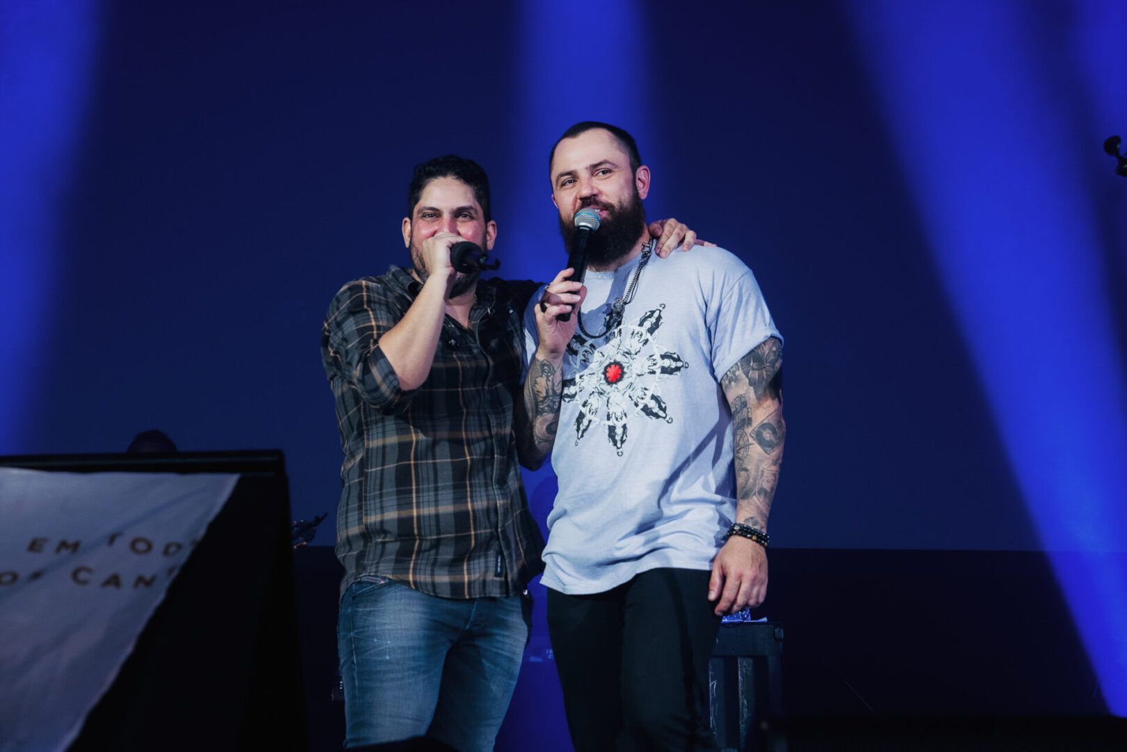 Com risco de colapso de mina, Jorge e Mateus adiam show em Maceió