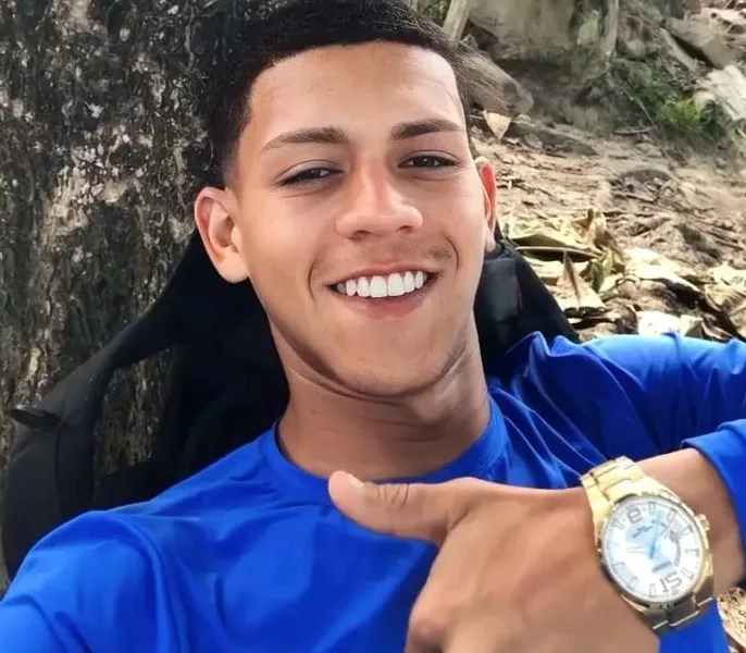 Jovem de 19 anos é morto a tiros em via pública em São José da Laje