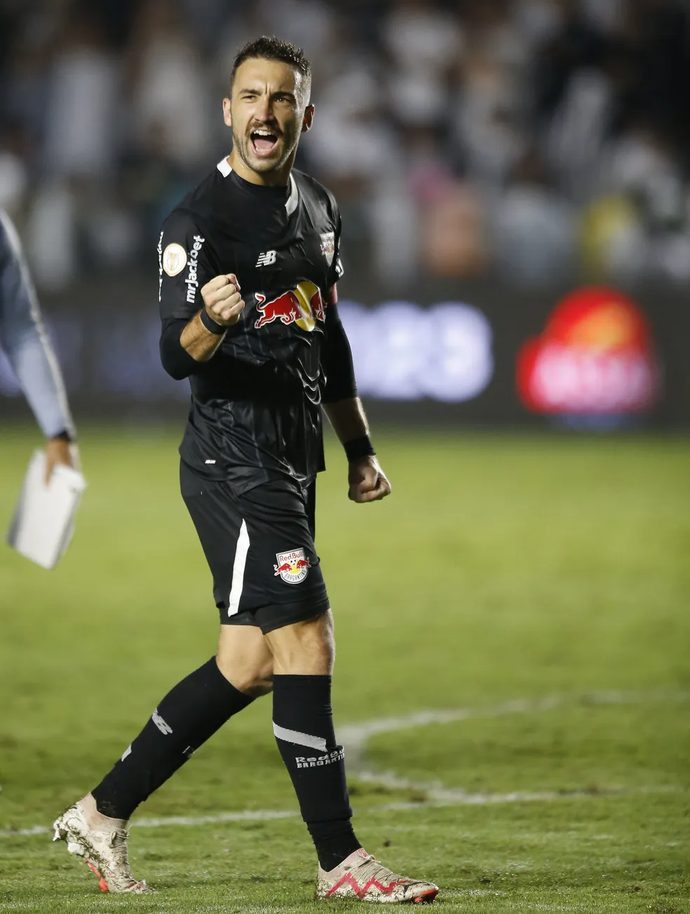 Léo Ortiz, zagueiro e capitão do Bragantino — Foto: Ari Ferreira/Red Bull Bragantino