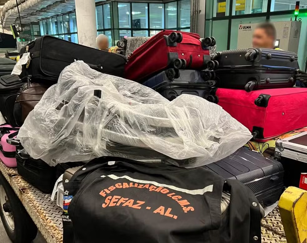 Cargas foram apreendidas no Aeroporto Zumbi dos Palmares — Foto: Divulgação/Sefaz