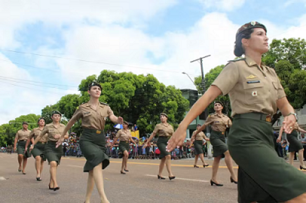 Serviço militar feminino será para as mulheres que se apresentarem voluntariamente para o recrutamento — Foto: Marcelle Corrêa/g1