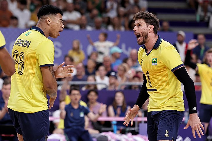 Brasil vence Egito no vôlei masculino e se classifica às quartas