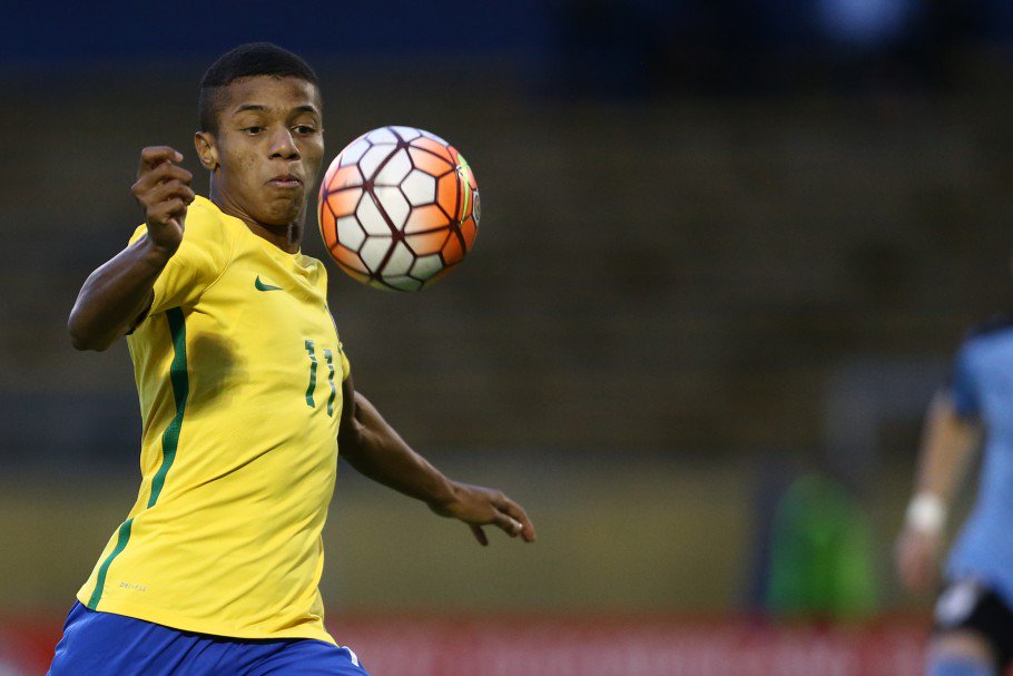 CBF corta atacante Raphinha por lesão; David Neres é convocado para a seleção brasileira 