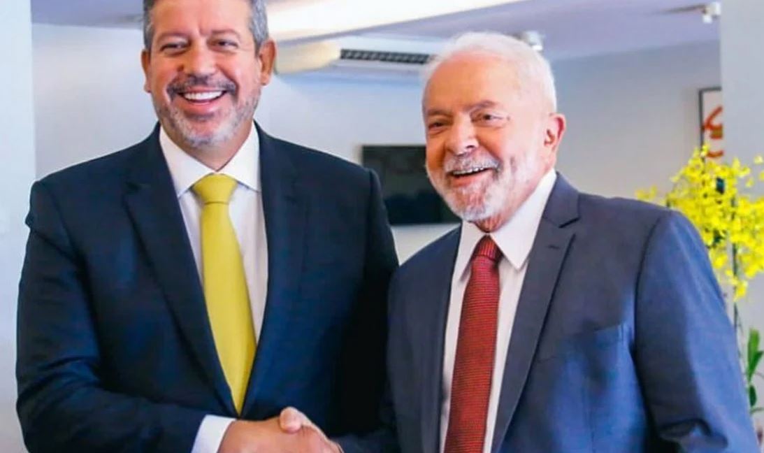 Esquerda anuncia apoio a Arthur Lira e garante reeleição “com folga” do presidente da Câmara