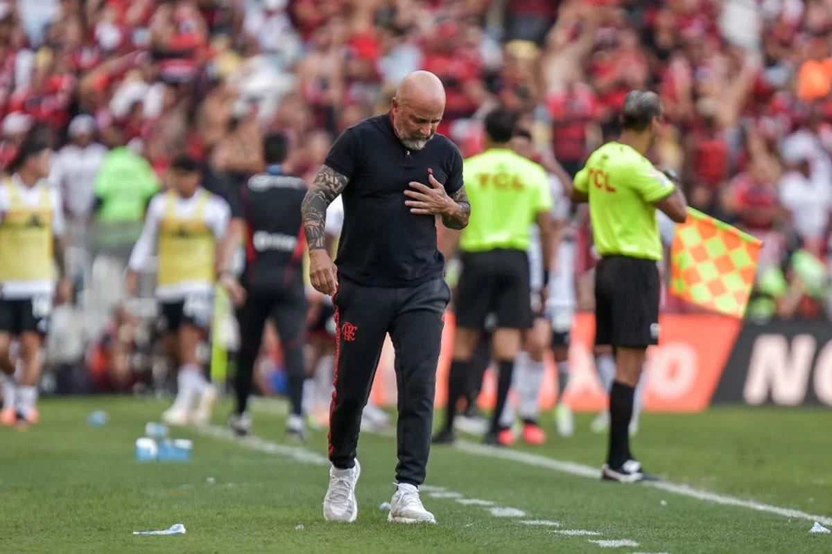 Rubro-Negro preferiu desligar Sampaoli antes da partida contra o Bahia - Foto: Marcello Dias/Eurasia Sport Images/Getty Images