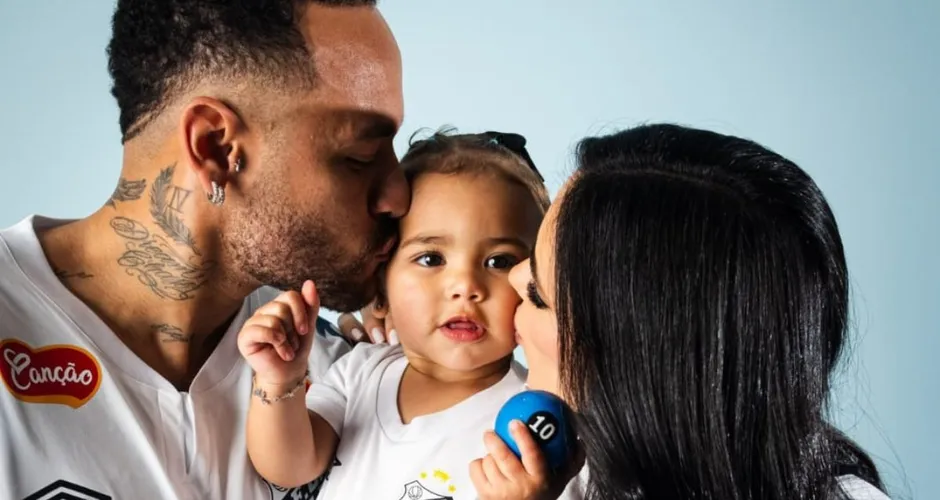 Neymar, Bruna Biancardi e Mavie. Reprodução