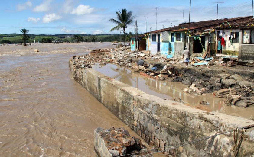 Chuvas deixam 150 desabrigados e desalojados em Alagoas