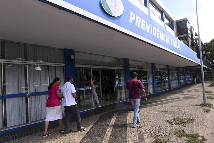 STF decide a favor da 'revisão da vida toda' no INSS, que pode aumentar valor de parte das aposentadorias