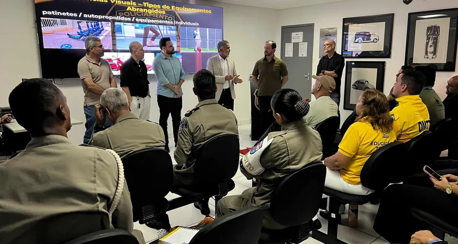 Placa, licenciamento e habilitação: saiba as novas regras para ciclomotores em 2026