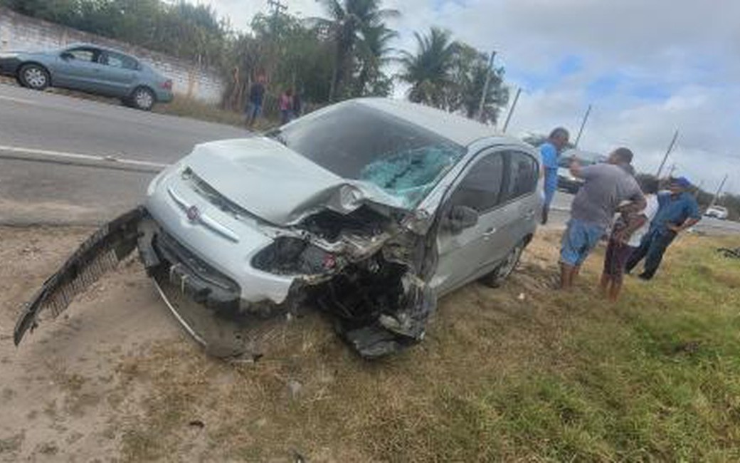 Acidente automobilístico deixa duas pessoas mortas no Sertão alagoano