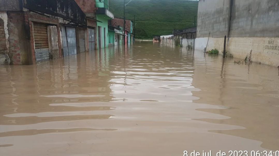 Chuvas deixam mais de 16 mil pessoas desalojadas e desabrigadas em Alagoas