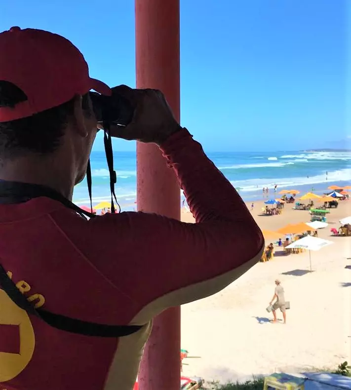 Corpo de Bombeiros é acionado para encontrar seis crianças em dia de praia