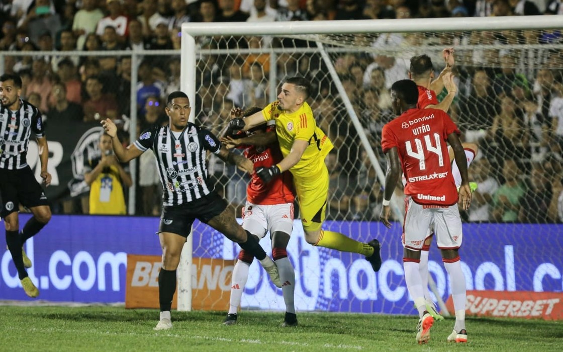 Internacional vence por 2 a 0 e elimina o ASA da Copa do Brasil