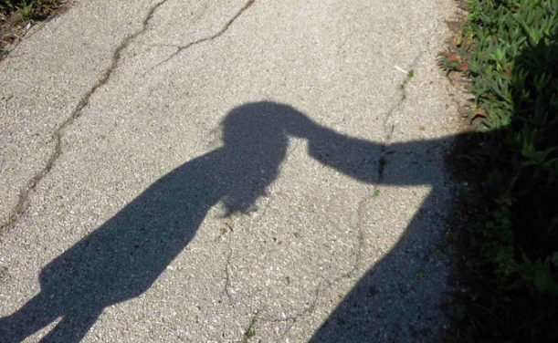 Menor é golpeada na cabeça e abusada em terreno baldio após sair para ir a igreja, em Arapiraca