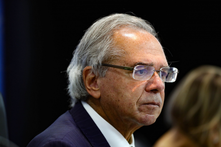 Paulo Guedes promete reajuste do salário mínimo e aposentadorias acima da inflação