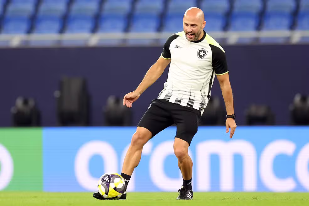 Franclim Carvalho era auxiliar de Artur Jorge no Botafogo — Foto: Vitor Silva/BFR