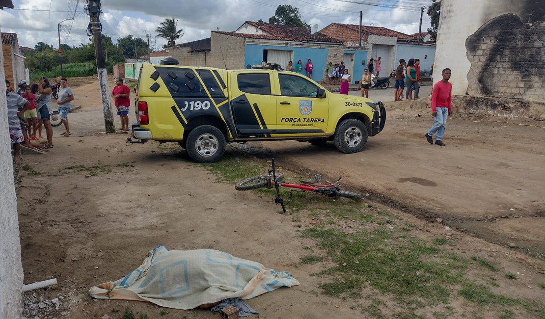 Ciclista é assassinado a tiros em via pública, em Arapiraca