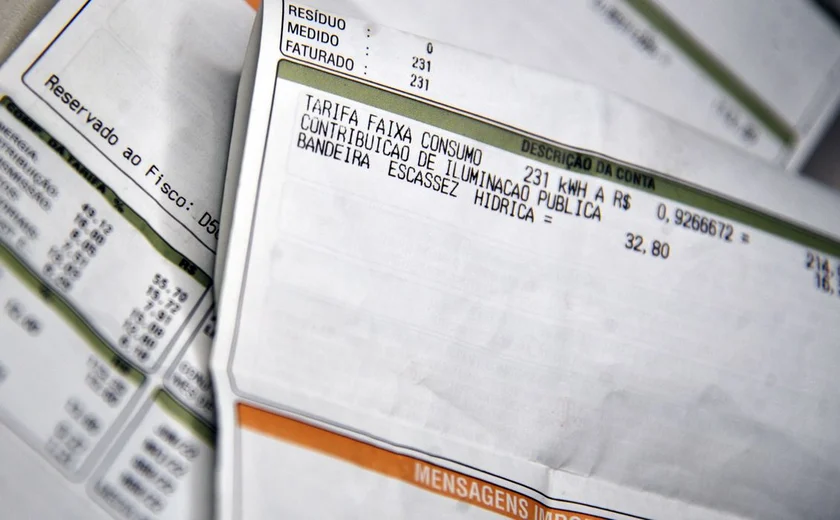 Bandeira vermelha deixa conta de luz mais cara a partir de junho