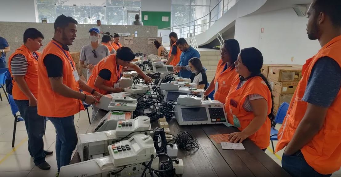 Urnas eletrônicas começam a ser preparadas para as eleições de outubro em Alagoas