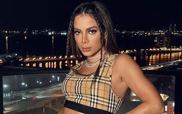 Anitta revela que não faz música pensando em dinheiro: “Já sou rica”