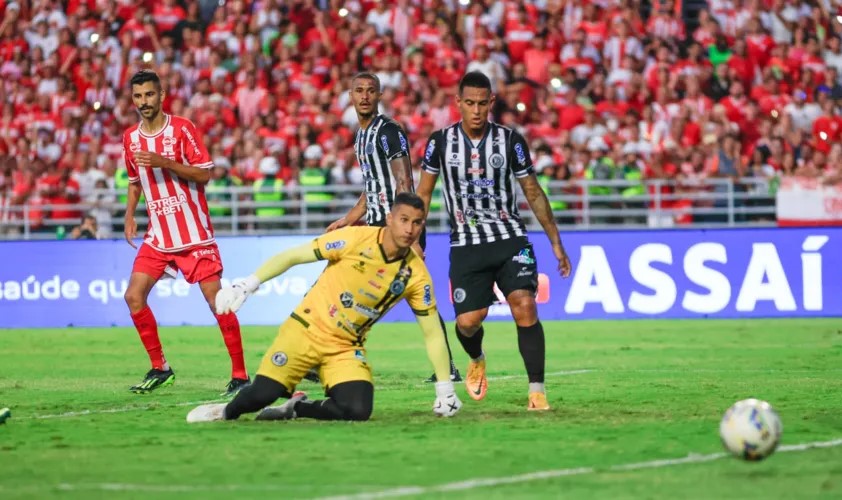 Jogadores do ASA se recusam a receber medalhas após derrota na final