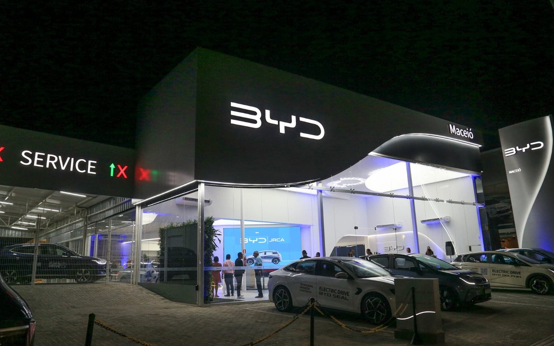 Concessionária de carros elétricos da BYD é inaugurada em Maceió