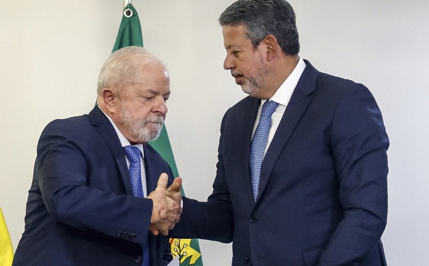 Lula sucumbe mais uma vez aos desejos do "rei Arthur"; presidente da CEF é indicação de Lira