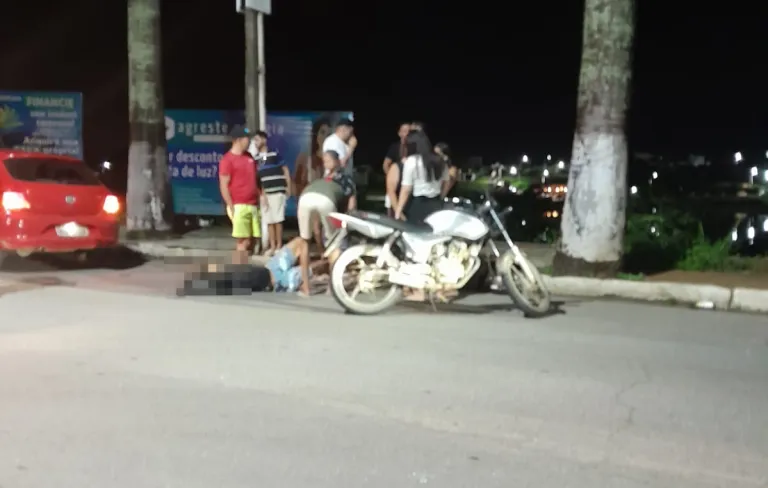 Motociclista fica ferido após acidente na Avenida Muniz Falcão