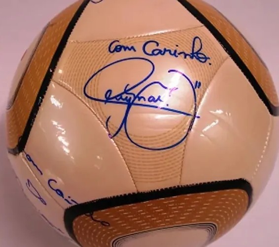 STF condena homem que furtou bola assinada por Neymar por 6 crimes