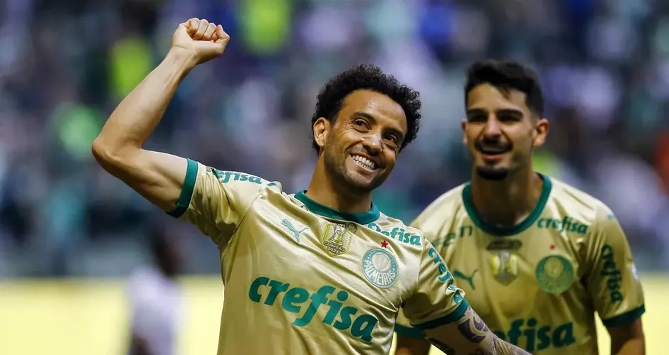 Palmeiras atropela Criciúma e encosta na liderança do Brasileirão