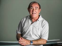  Renato Aragão faz acordo judicial para quitar dívida