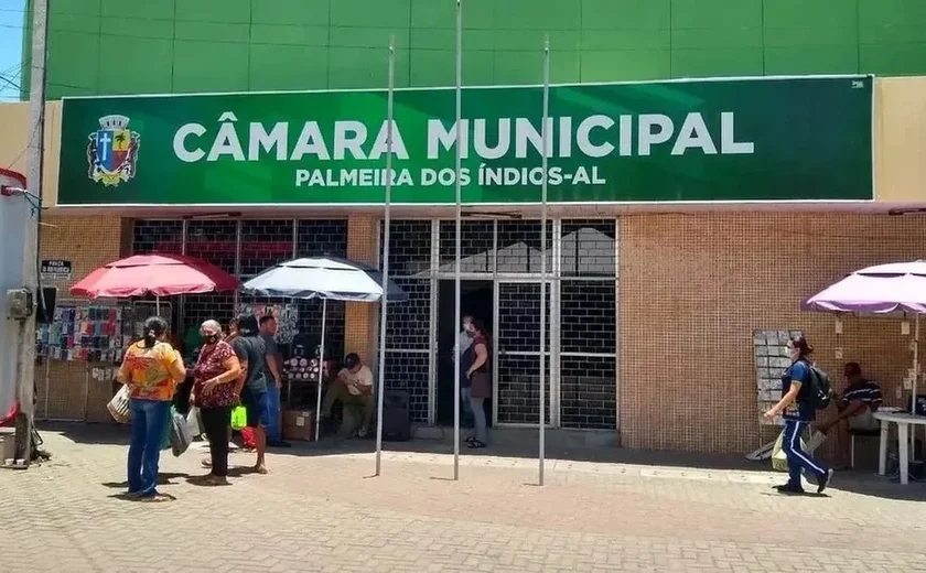 Vereadores cobram transparência em sessão marcada por questionamentos sobre contratos e merenda escolar