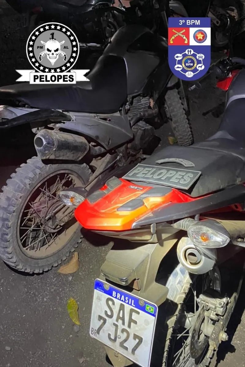 Minutos após crime, homem é rastreado e preso por roubar motocicleta em Arapiraca    Motocicletas irregulares foram apreendidas pelos militares. Foto: PM/AL