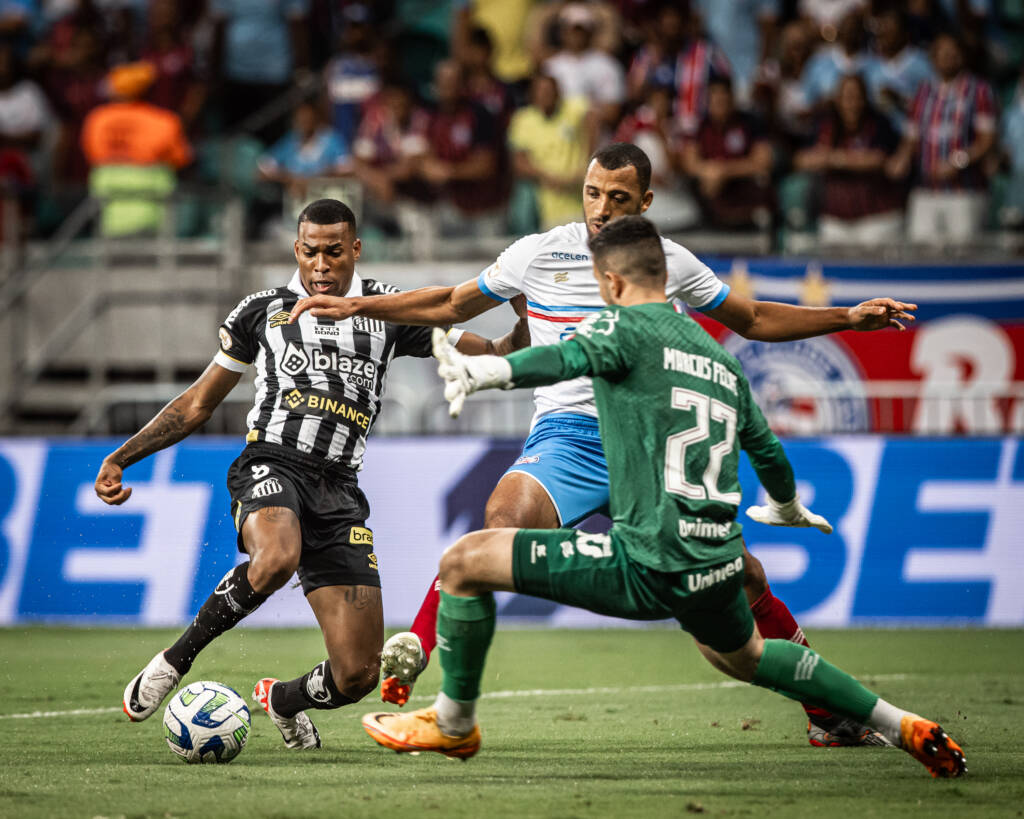 Santos vence Bahia com virada heroica e segue vivo no Brasileirão