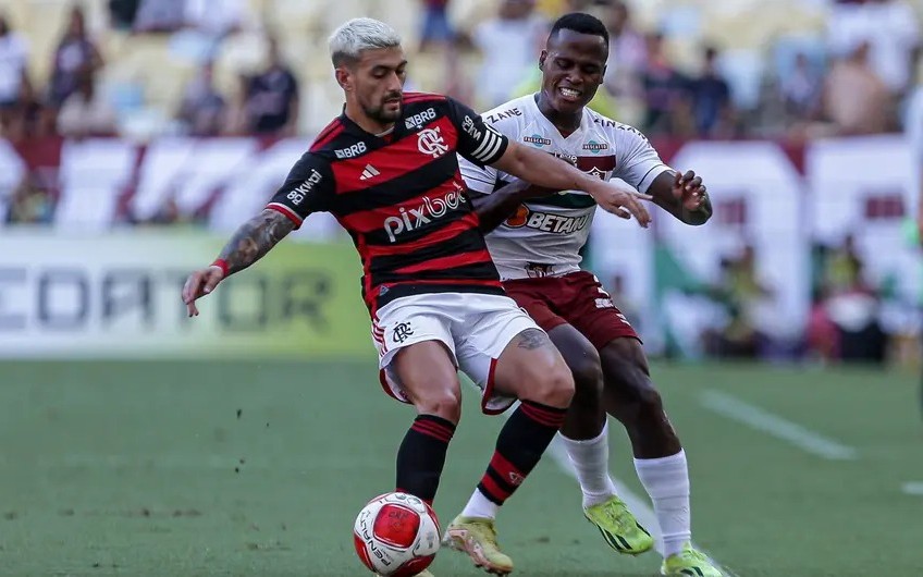 Flamengo vence Fluminense e fica perto da conquista da Taça Guanabara