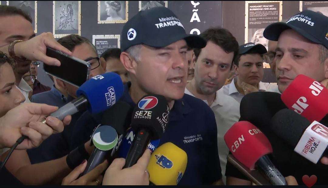 Renan Filho diz que deixará ministério para disputar governo em 2026