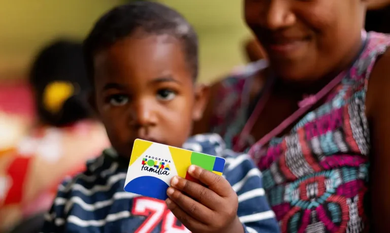 Milhões de famílias devem atualizar CadÚnico para não perder benefícios sociais Milhões de famílias devem atualizar CadÚnico para não perder benefícios sociais