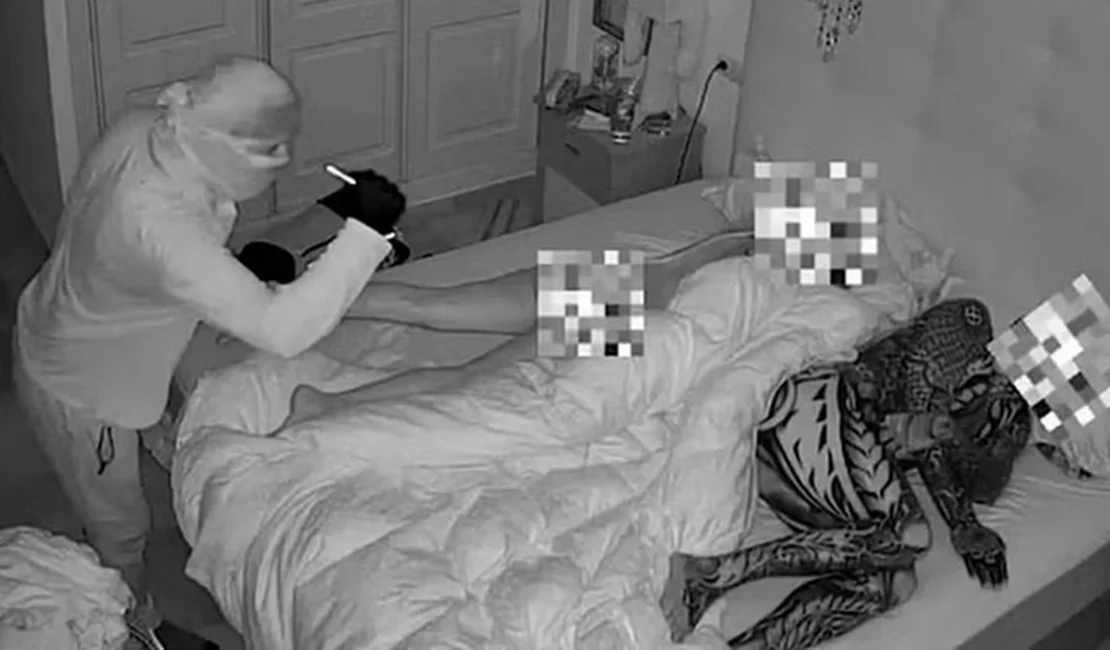 Ladrão invade casa e observa mulher dormindo nua por 32 minutos