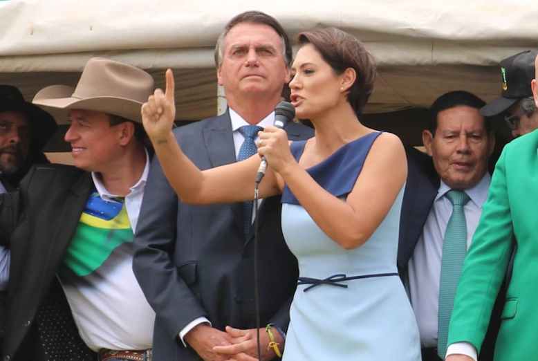 Desempenho de Michelle Bolsonaro em pesquisa surpreende PT