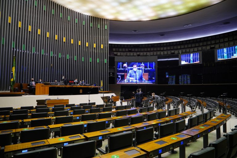 Deputados de AL se dividem sobre proposta de taxação de grandes fortunas; veja