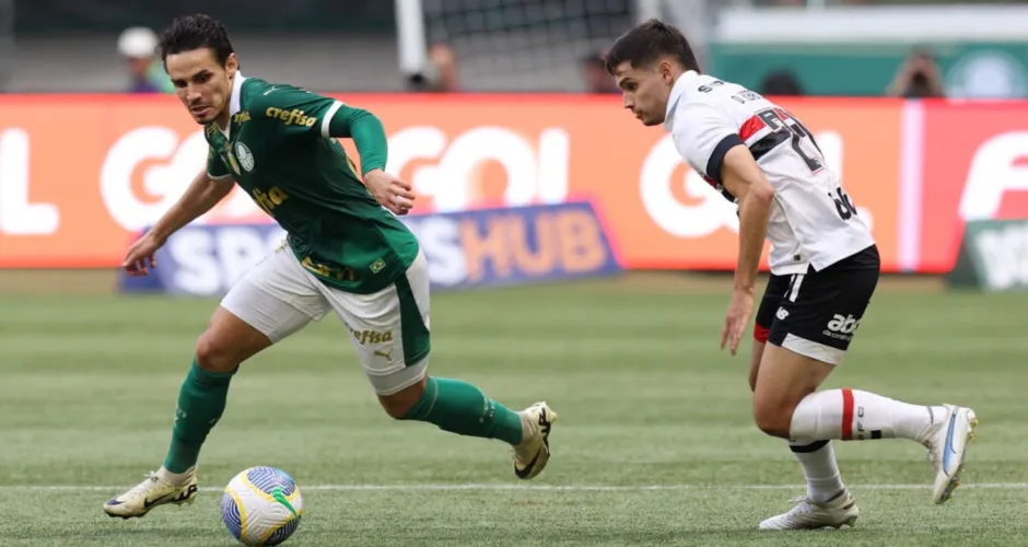 Palmeiras vence São Paulo com gol nos acréscimos e volta a vencer no Brasileiro