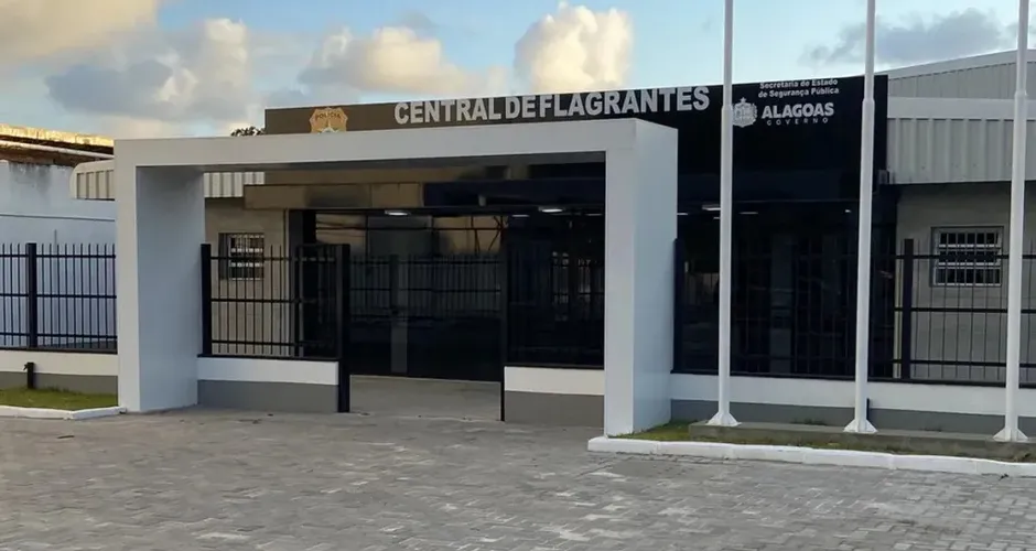 Homem é preso por importunação sexual dentro de ônibus interestadual em Maceió