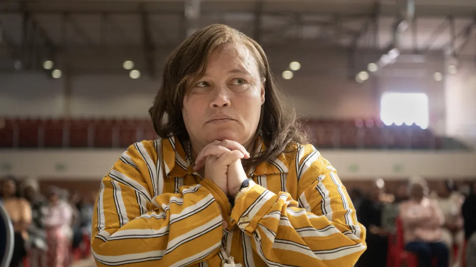 Mulher diz que vendeu filha na África do Sul por causa da cor dos olhos