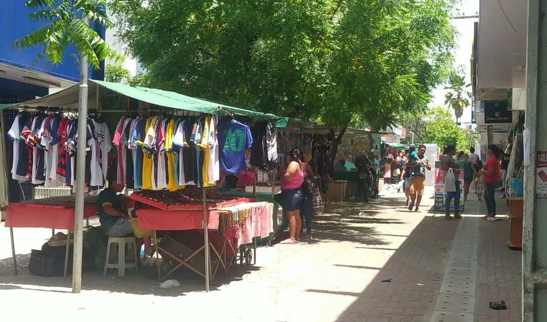 Comerciantes de Palmeira celebram vitória da Seleção e aumento nas vendas durante a Copa