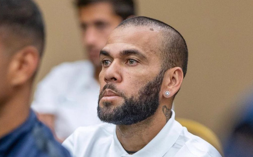 Ministério Público da Espanha pede 9 anos de prisão para Daniel Alves por estupro