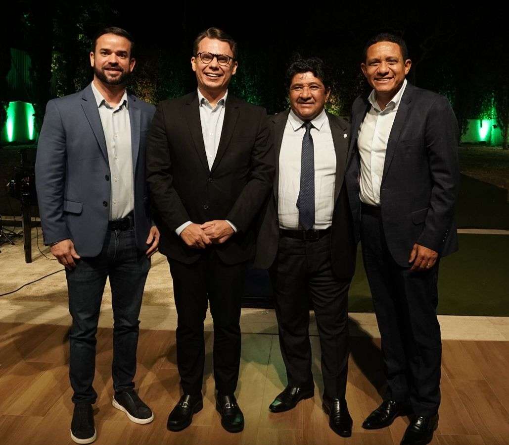 Ednaldo Rodrigues, gravou um vídeo ao lado do prefeito de Palmeira dos Índios, Júlio Cezar - Foto: Assessoria