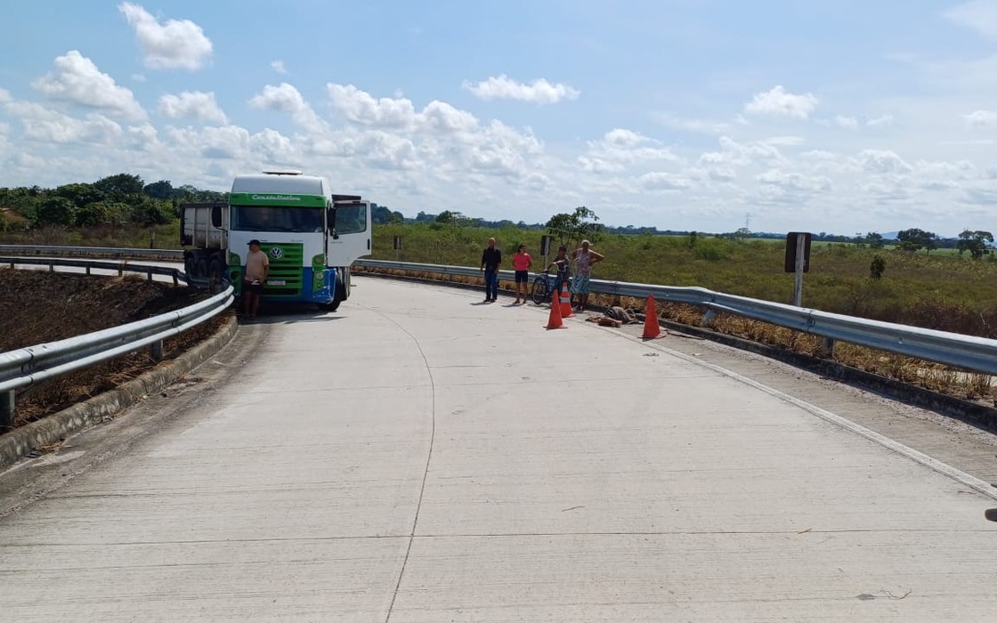 Homem morre em acidente com carreta no Pilar